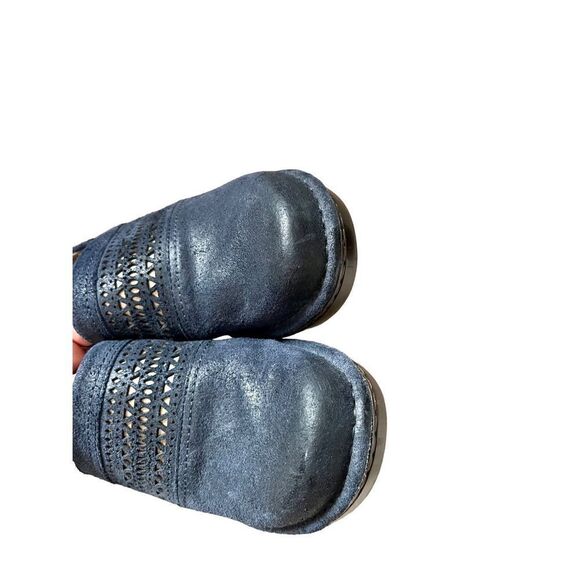 Ariat Blue Piedmont Textured Leather Laser Cut Clogs size 6.5 B - Picture 7 of 11